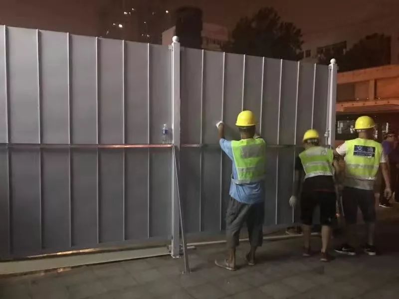 丹东汉口二七路围挡施工